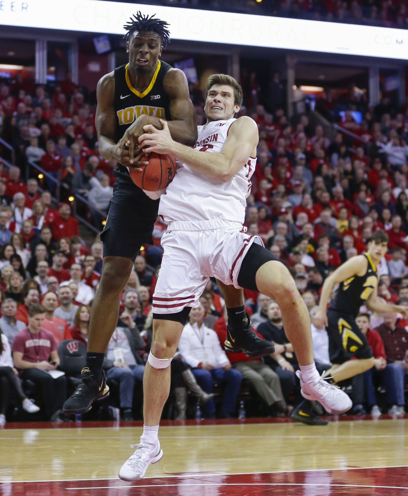 Iowa Wisconsin Basketball